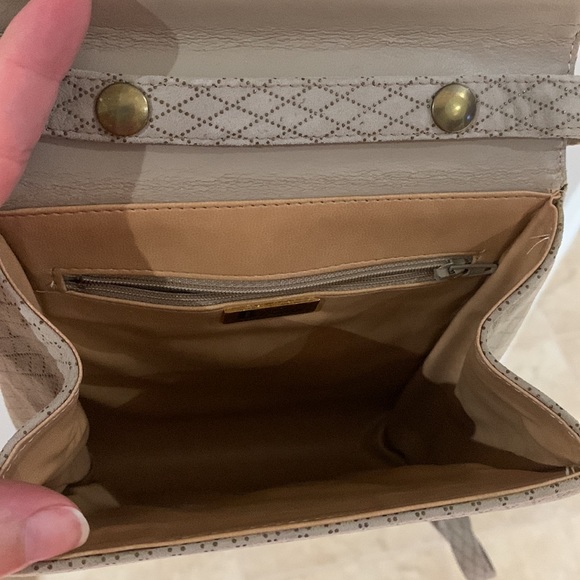 BROWNS soft beige purse with brown thin diamond cross pattern - Picture 6 of 8